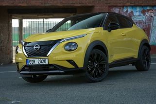 Extravagantní crossover udělá parádu nejen ve městě. Navíc nabídne nejlevnější hybrid na trhu | Autosalon TV Prima